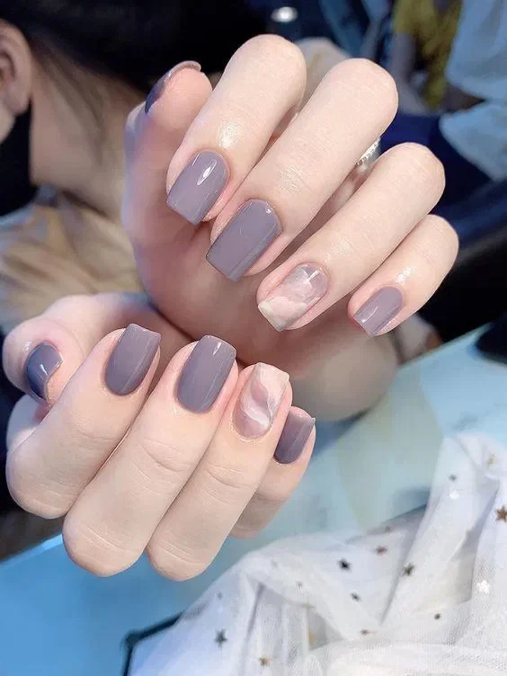 Mẫu nail tím ombre cực sang trọng (ảnh: internet)