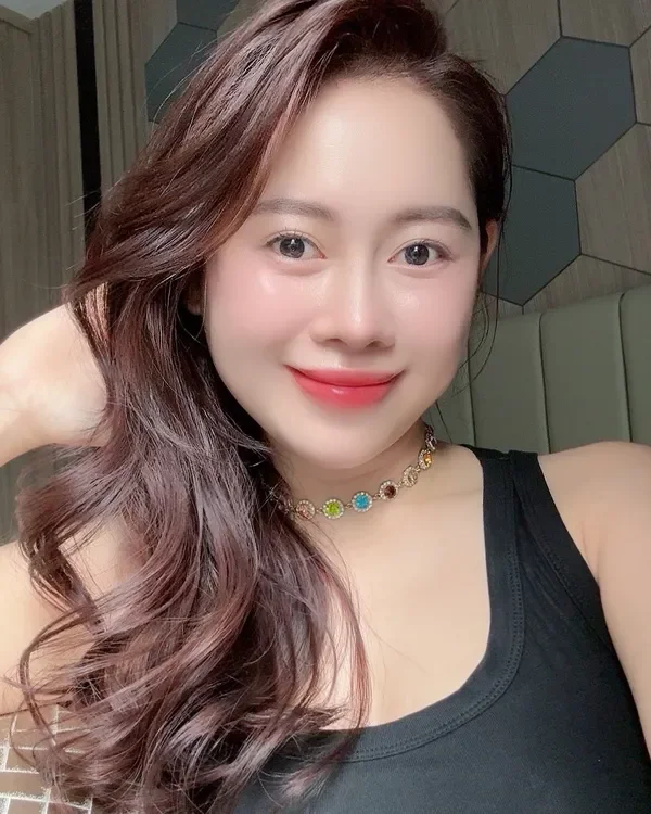 Việt Phương Thoa ấn tượng trong từng bức ảnh.