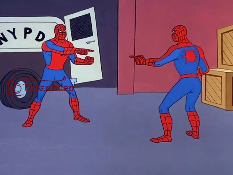 Meme chỉ tay hai Người Nhện đang đối mặt nhau hài hước.