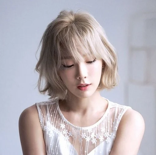 Toc ngan uon cho khuon mat dai
