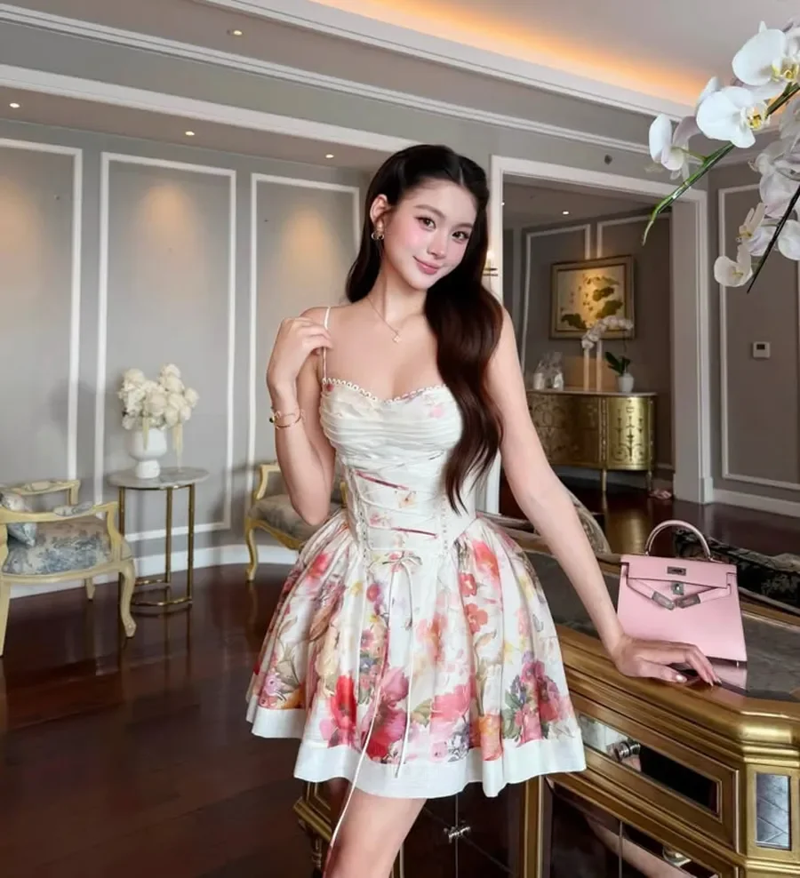 Váy dạ hội xòe