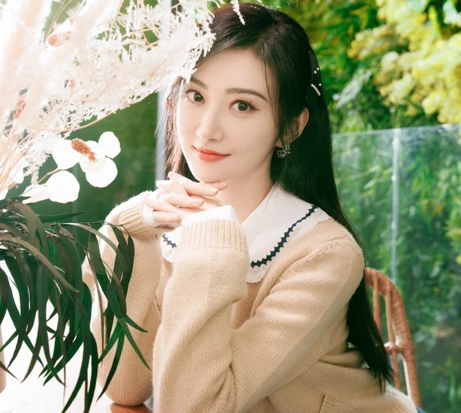 Cảnh Điềm bị bạn trai cũ gán nợ bằng 3 clip nóng?